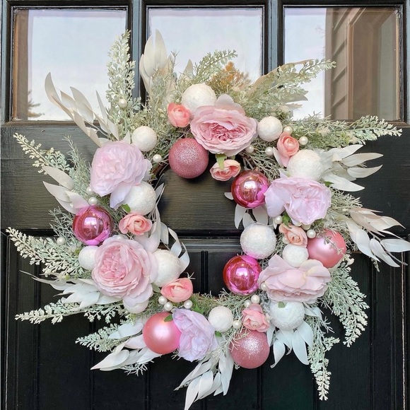 Pink holiday wreath - Picture 1 of 1